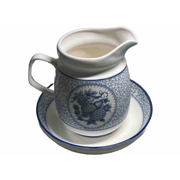 Vtg Jay Import Co Blue And White Fruit Pitcher & Bowl Water Pitcher Cottagecore - Picture 1 of 10